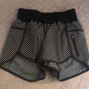 Lululemon tracker shorts